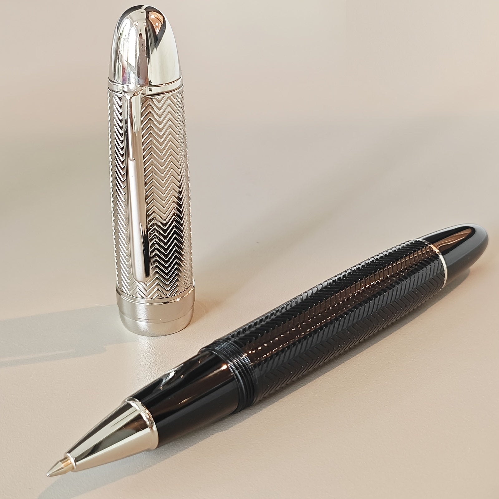 Professional Big Heavy Smooth Writing Roller Pen, Classic Carved Design, Perfect for Men Gifts or Daily Use, 1 pc