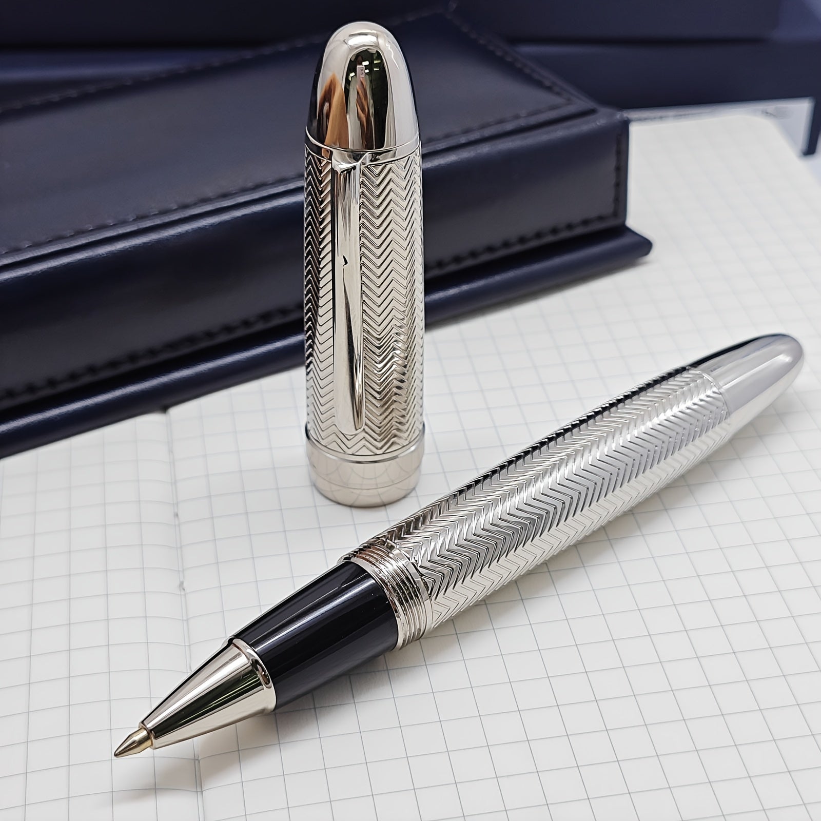 Professional Big Heavy Smooth Writing Roller Pen, Classic Carved Design, Perfect for Men Gifts or Daily Use, 1 pc